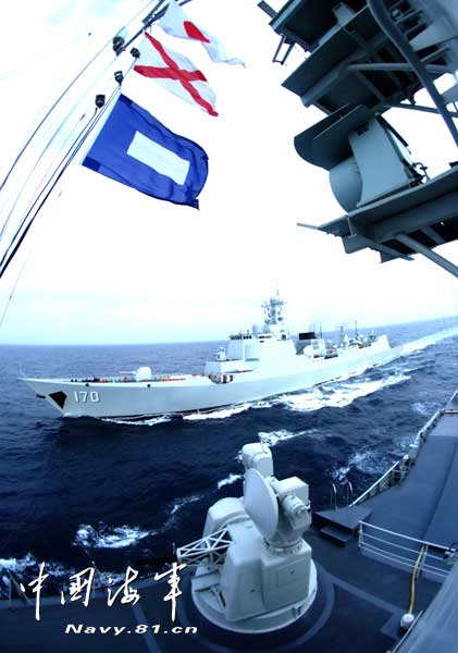 高清：中國海軍亮劍南海 各式武器開火猛攻