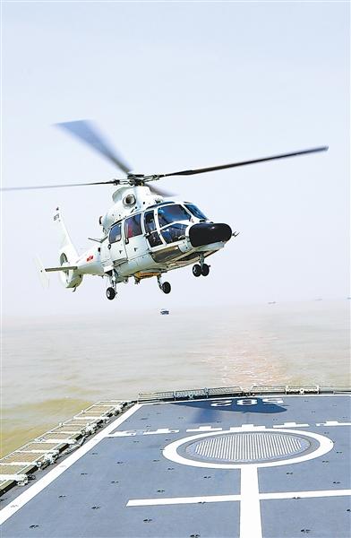 中國(guó)海軍新入列“蚌埠”艦首次實(shí)射導(dǎo)彈命中目標(biāo)