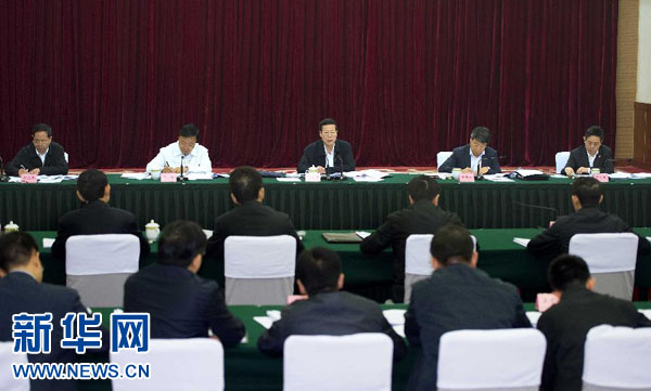 中共中央政治局常委到第一批黨的群眾路線教育實(shí)踐活動(dòng)聯(lián)系點(diǎn)出席指導(dǎo)專題民主生活會(huì)