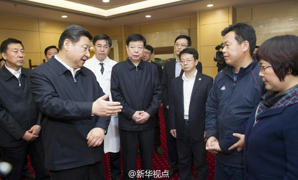 習(xí)近平看望中石化黃濰輸油管線爆燃事故受傷人員