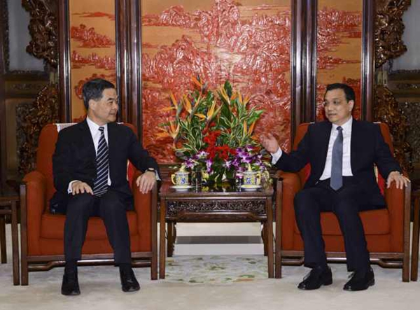 李克強(qiáng)會見香港特區(qū)行政長官梁振英