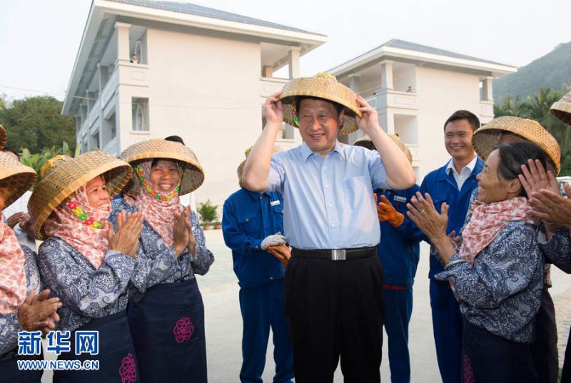 中國日?qǐng)?bào)網(wǎng)年終特別策劃：2013年，習(xí)近平的中國足跡[組圖]