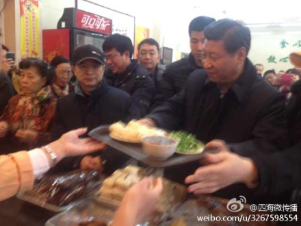 習(xí)近平李克強(qiáng)寒冬問(wèn)民生