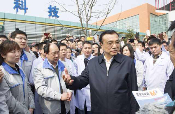 李克強(qiáng)考察沈陽企業(yè)：關(guān)心治霾技術(shù) 建議給科技人員股權(quán)