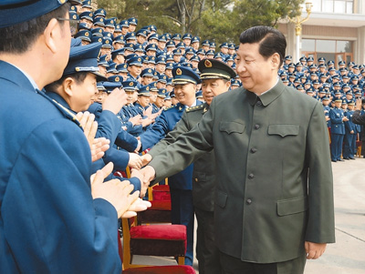 加快建設一支空天一體攻防兼?zhèn)涞膹姶笕嗣窨哲姙閷崿F(xiàn)中國夢強軍夢提供堅強力量支撐