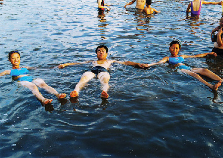 “中國死海”運(yùn)城鹽湖
