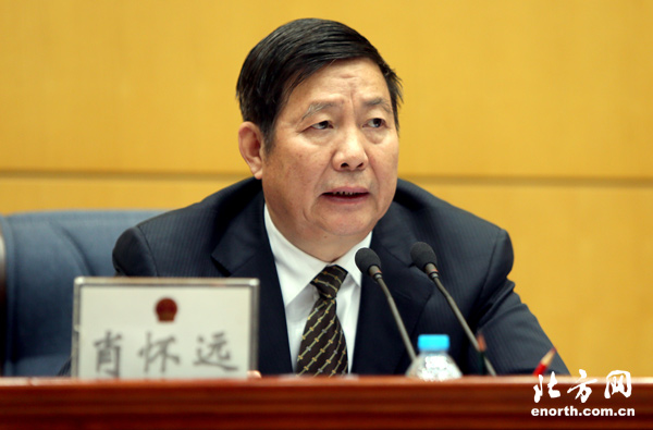 市十六屆人大常委會(huì)舉行第十三次會(huì) 肖懷遠(yuǎn)講話