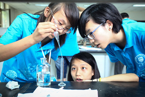 天津大學(xué)科學(xué)營讓高中生感受科技魅力