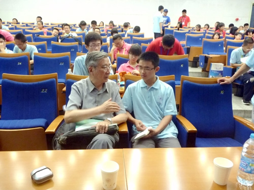 中國工程院院士李正名寄語青年學(xué)子修身養(yǎng)性治學(xué)