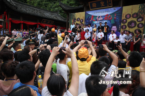 《天仙配后傳》大覺(jué)山開(kāi)機(jī) 產(chǎn)后曹穎辣媽亮相