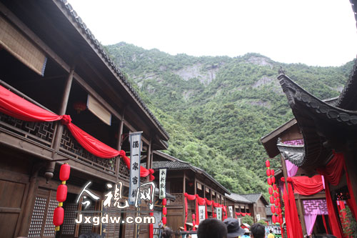 《天仙配后傳》大覺(jué)山開(kāi)機(jī) 產(chǎn)后曹穎辣媽亮相