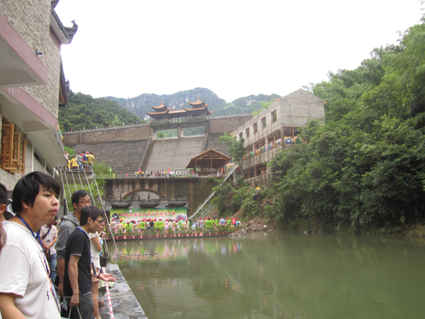 挑戰(zhàn)自我 擁抱自然 大覺山國際自然水域漂流大賽18日舉行