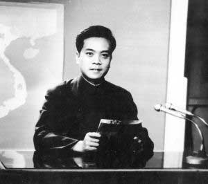 趙忠祥羅京白巖松 央視主播年輕照曝光！