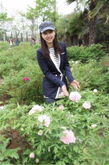 養(yǎng)眼！全國?；ㄐ２菖判邪?/></a></p>

<p>　　她們是校園里最亮眼的風(fēng)景，她們是校園里最惹人羨的對象，那些生的美麗清純的?；?，是不是也曾在你的身邊出現(xiàn)過？嚴語華中科大</p>
</p>
</div>
</div>

<div   class=