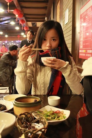 養(yǎng)眼！全國?；ㄐ２菖判邪?/></a></p>

<p>　　她們是校園里最亮眼的風(fēng)景，她們是校園里最惹人羨的對象，那些生的美麗清純的?；?，是不是也曾在你的身邊出現(xiàn)過？張美琪中山大學(xué)</p>
</p>
</div>
</div>

<div   class=