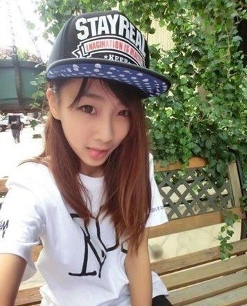 養(yǎng)眼！全國?；ㄐ２菖判邪?/></a></p>

<p>　　她們是校園里最亮眼的風景，她們是校園里最惹人羨的對象，那些生的美麗清純的?；ǎ遣皇且苍谀愕纳磉叧霈F(xiàn)過？綦夢妮大連東軟信息學院</p>
</p>
</div>
</div>

<div   class=