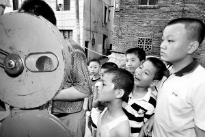 文化視點：農(nóng)民啥時能在家門口看上新上映的電影？