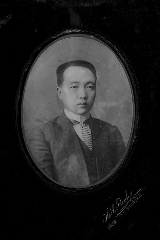 井勿幕、井岳秀后裔：我們經(jīng)歷了爺爺墓園的變遷