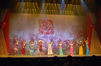 “文化中國·辛亥百年”赴北美藝術(shù)團(tuán)在溫哥華首演