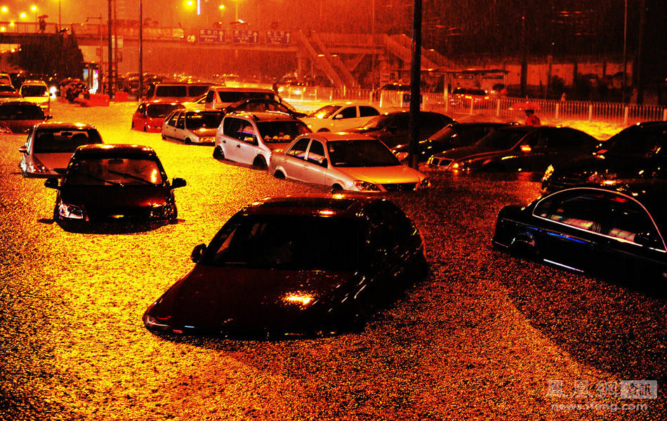 北京暴雨驚人景象