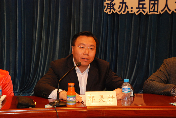 局長(zhǎng)校園行暨大學(xué)生創(chuàng)業(yè)、就業(yè)典型報(bào)告會(huì)在石大舉行