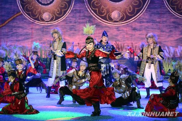 福?？h推出哈薩克族歌舞劇《烏倫古達(dá)斯坦（長詩）》