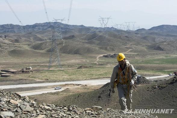 疆電外送工程實現(xiàn)“煤從空中走、電送全中國”