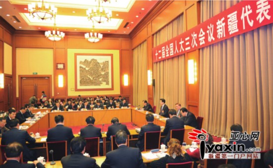 新疆代表團(tuán)召開總結(jié)會(huì)議 張春賢：迅速傳達(dá)學(xué)習(xí)貫徹兩會(huì)精神