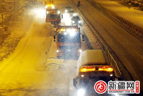 烏魯木齊200多臺(tái)清雪機(jī)30多臺(tái)趴窩 6.6萬(wàn)噸冰雪清出城