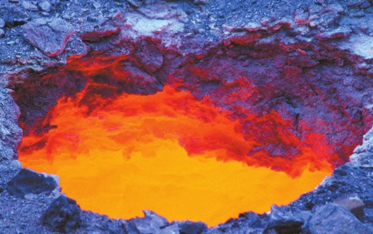 烏魯木齊小區(qū)建筑工地旁驚現(xiàn)“火山口”？