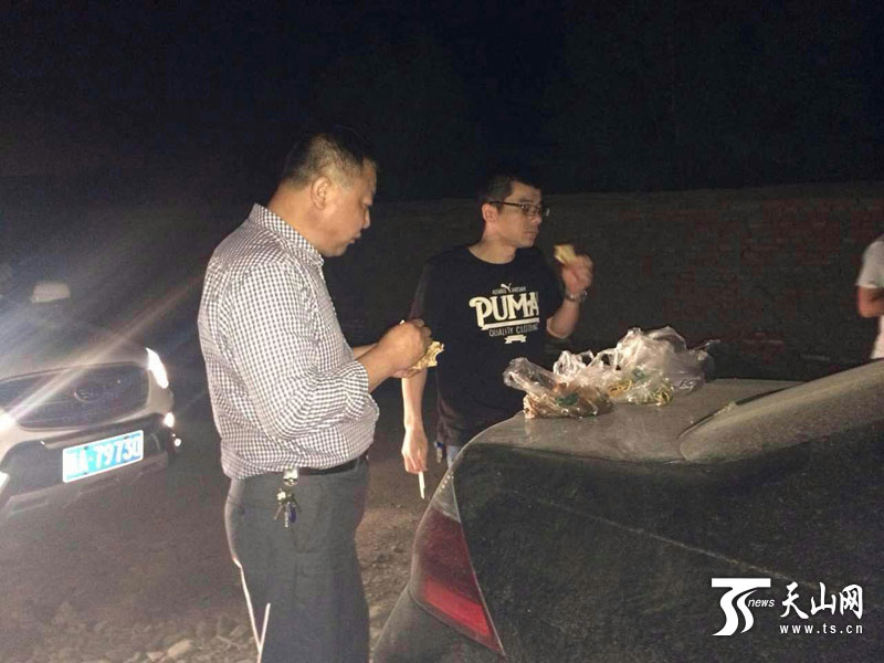烏魯木齊市質(zhì)監(jiān)局搗毀一違法生產(chǎn)地條鋼加工廠