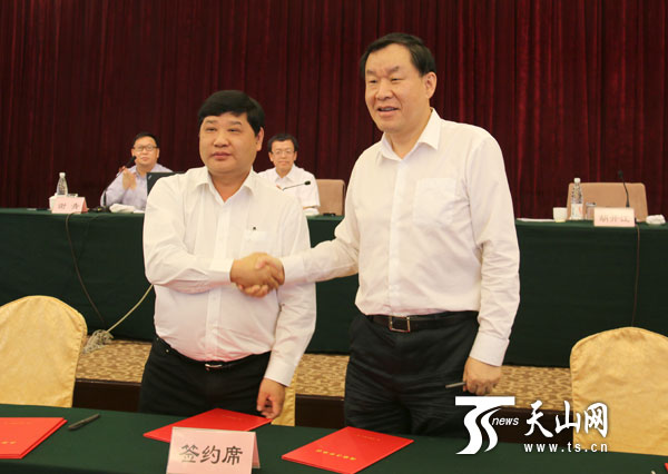 自治區(qū)召開紡織服裝產(chǎn)業(yè)招商引資創(chuàng)業(yè)培訓(xùn)現(xiàn)場會