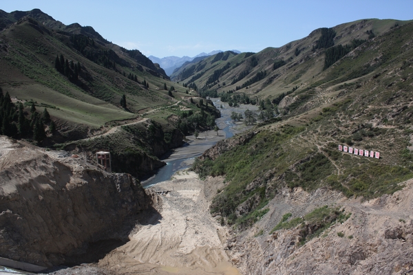 自治區(qū)重點(diǎn)工程奇臺(tái)縣中葛根水庫建設(shè)項(xiàng)目進(jìn)展順利