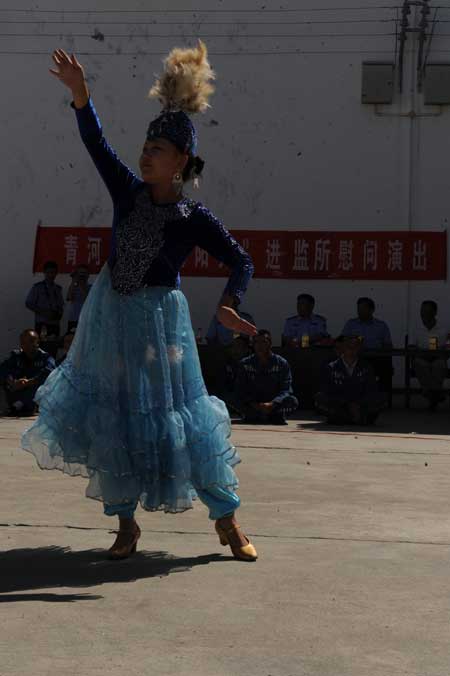 青河縣“文化陽光”進(jìn)高墻，文化生活無處不在