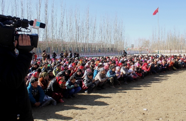 共青團(tuán)關(guān)愛農(nóng)民工子女志愿服務(wù)活動(dòng)在沙漠腹地鄉(xiāng)啟動(dòng)