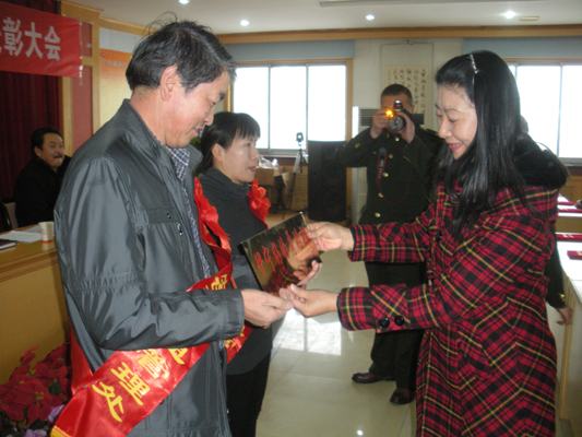 倆的哥的姐被評(píng)為伊寧市好的哥的姐