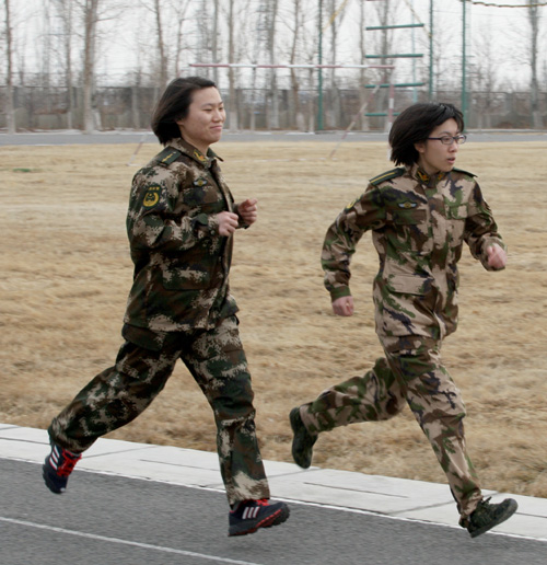 克拉瑪依：沙場點兵訓練忙