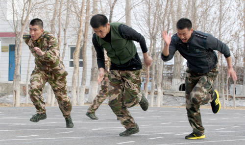 克拉瑪依：沙場點兵訓(xùn)練忙