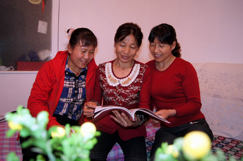 記新疆兵團(tuán)第六師共青團(tuán)農(nóng)場四連計生宣傳員張玉紅