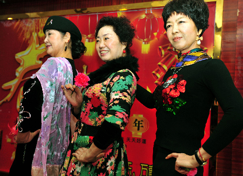 油城社區(qū)老年模特隊