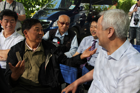 “父親節(jié)”慰問探班電影《好運(yùn)特克斯》拍攝劇組