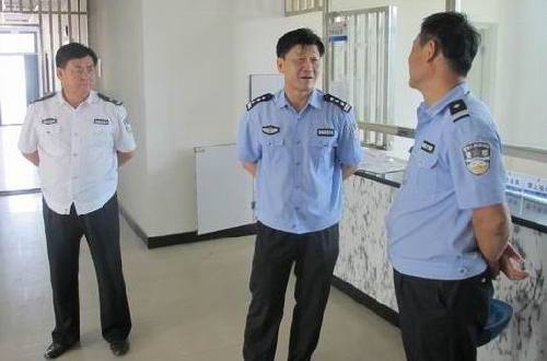 奎屯市民8天上交自制手槍3支、子彈480發(fā)、管制刀具60把 貫徹落實(shí)兩個(gè)《通告》成效顯著