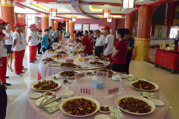 新疆沙灣第三屆大盤美食文化旅游節(jié)隆重開(kāi)幕