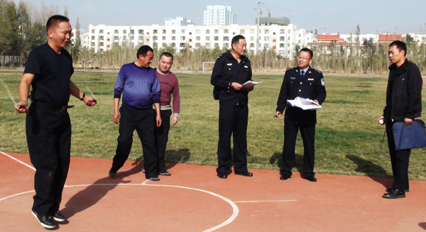 新疆高院對(duì)和靜縣法院司法警察體能達(dá)標(biāo)活動(dòng)實(shí)施考核