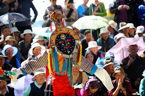 拉薩雪頓節(jié)進(jìn)行非物質(zhì)文化遺產(chǎn)展示展演活動