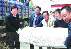 陳全國(guó)檢查指導(dǎo)救災(zāi)物資調(diào)運(yùn)工作：盡快把黨和政府的溫暖送到災(zāi)區(qū)人民手中