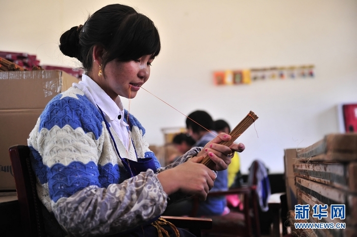 探訪傳統(tǒng)手工制藏香