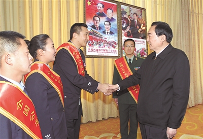 陳全國在會見西藏全國公安機關(guān)愛民模范代表