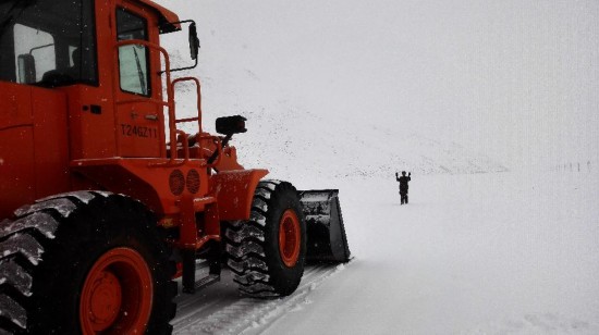 因暴雪斷通的新藏公路恢復(fù)暢通