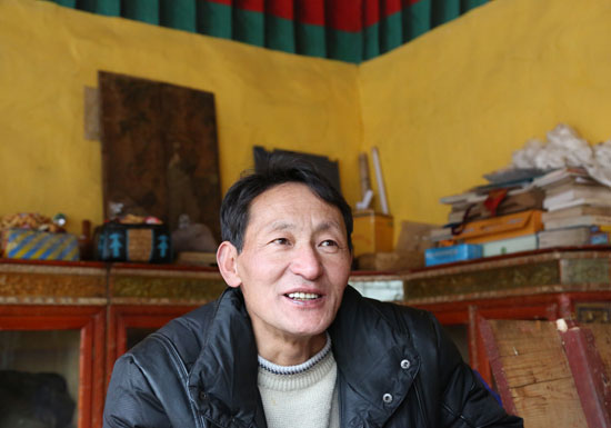 穿針引線，縫制信仰，為世界的安寧祈禱(圖)